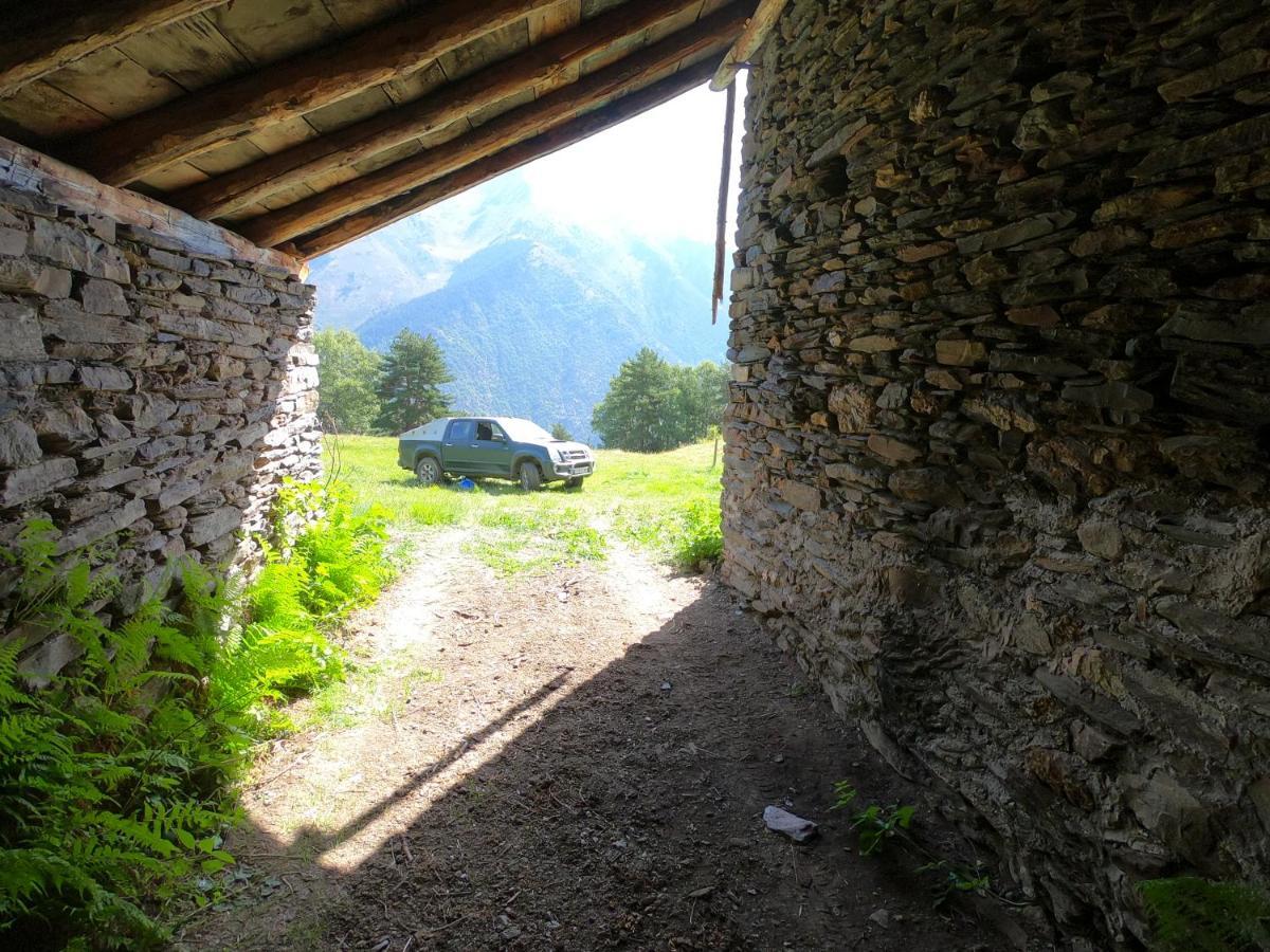 Bordes Pirineu, Costuix Hotel Areu Exterior photo